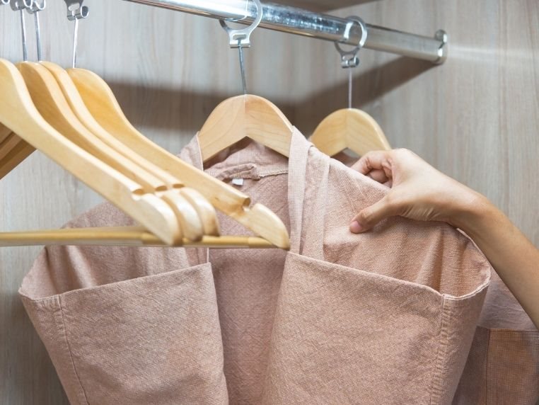 Hangers, brushes