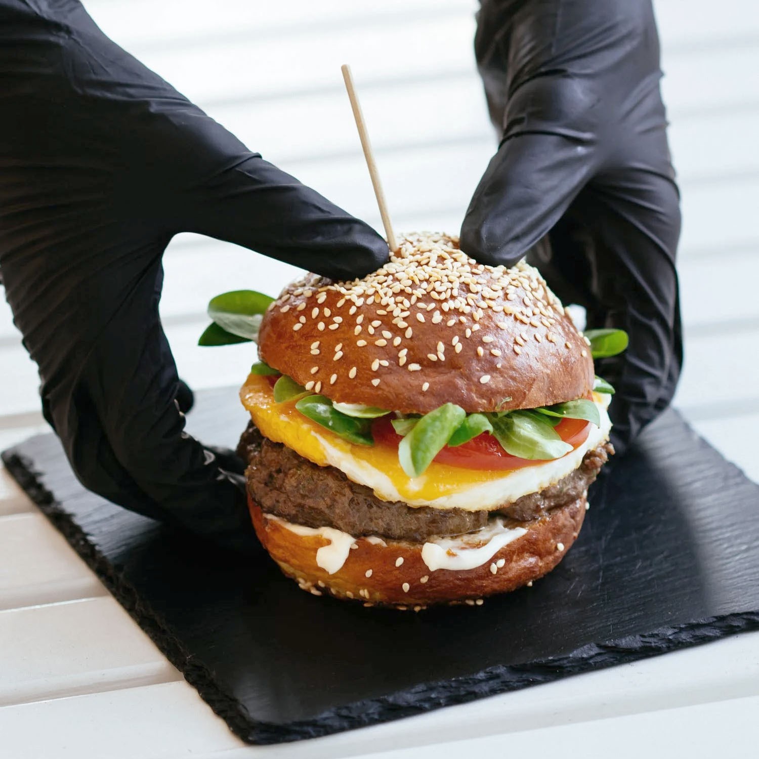 Nitrilové rukavice veľkosť L, 100 ks čierne, nepudrované.