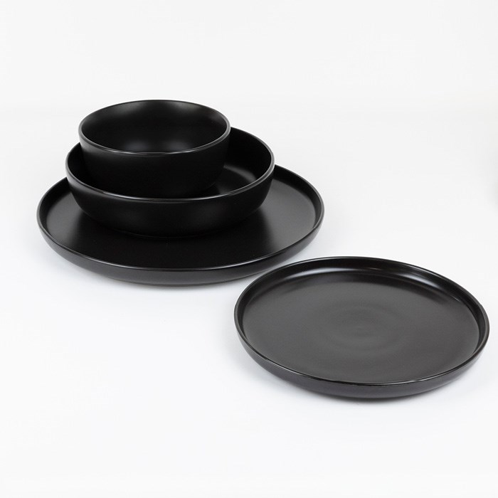 Plytký tanier FUTURE BLACK 20 cm, čierny porcelán