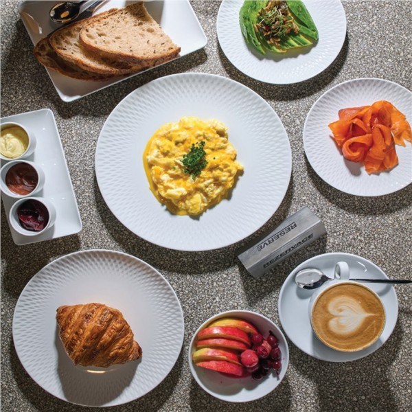 Purity Reflections tanier plytký so širokým okrajom, relief 30 cm