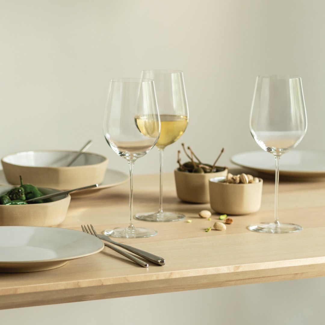 Pohár na biele víno MOVE 517 ml