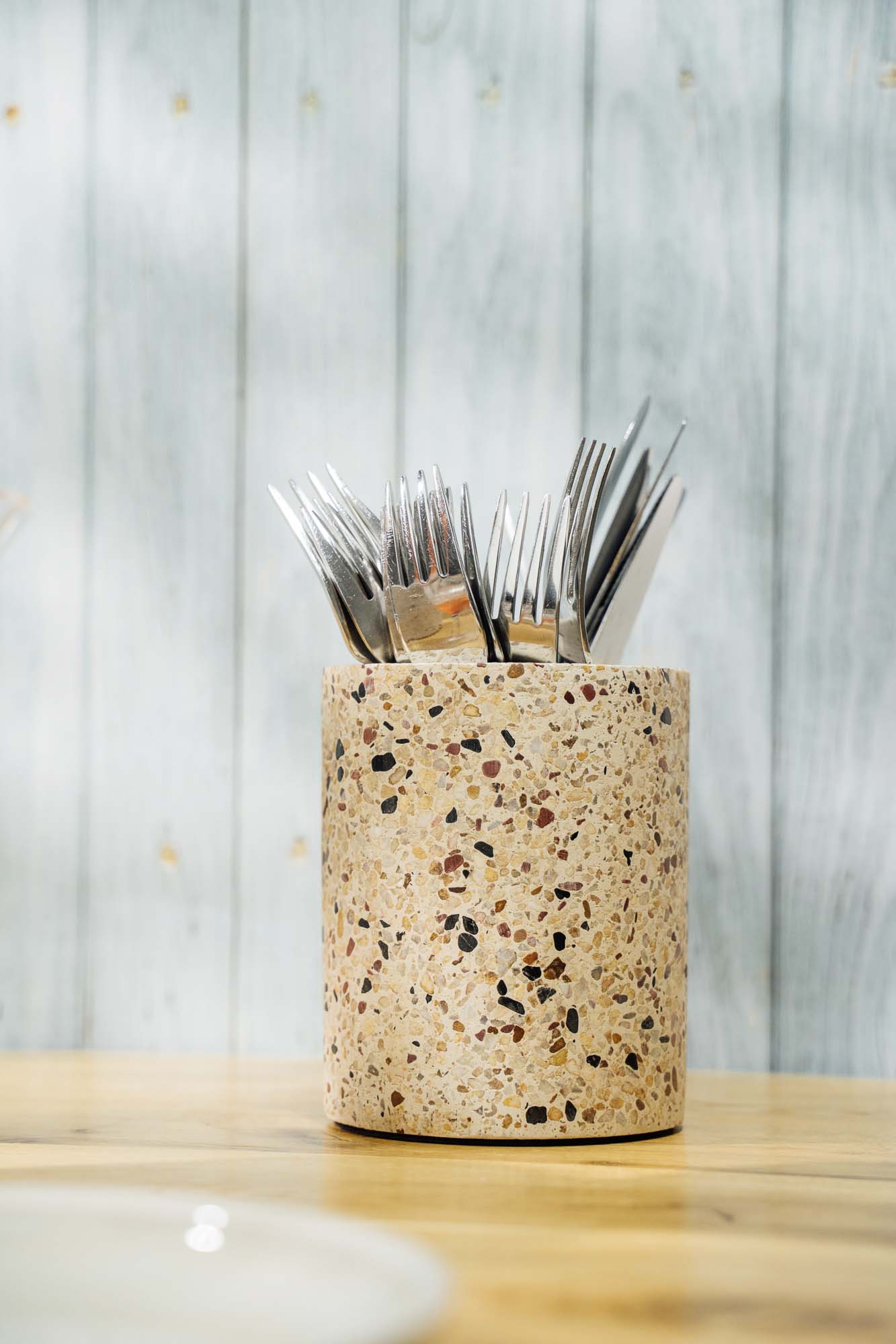 zásobník na príbory, TERRAZZO, betón, terrazzo pr. 11 cm, v. 13,5 cm
